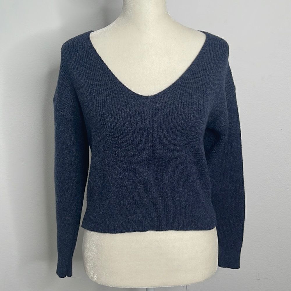 Zaful sweater with crisscross tie up open back.  Size 6.  Like new.